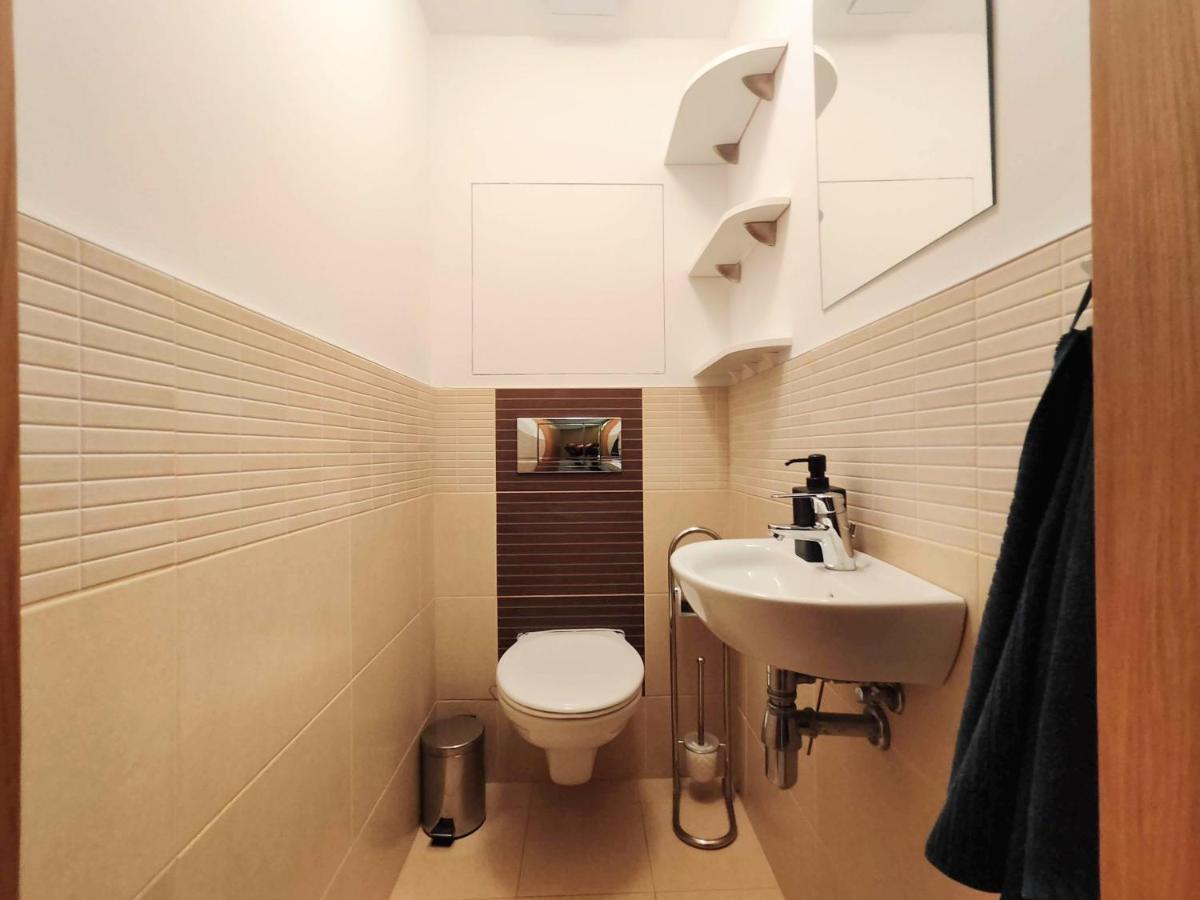 Mills - Free Parking - Balcony With City View - Close To Nivy Mall Bratislava Eksteriør bilde